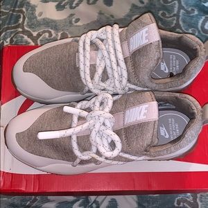 Women Nike city loop